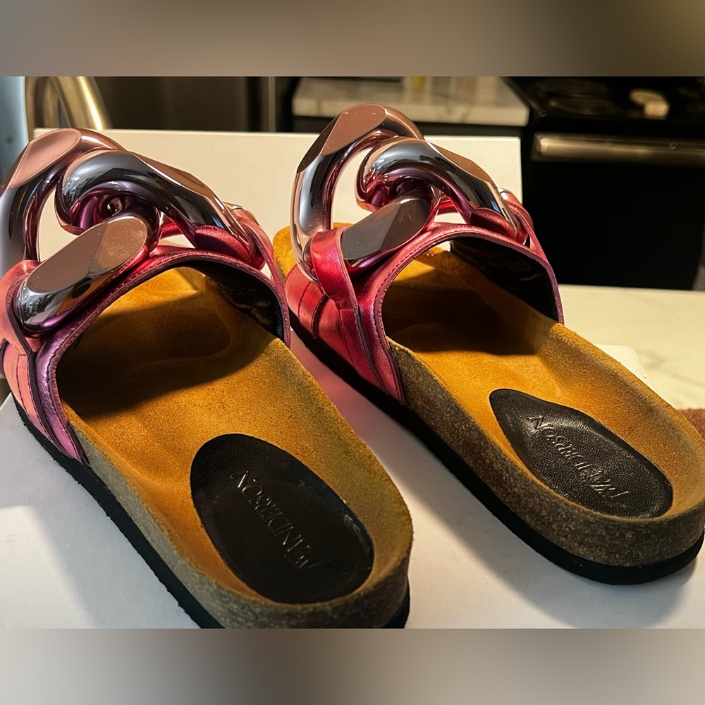JW Anderson chain slide - Picture 2 of 5